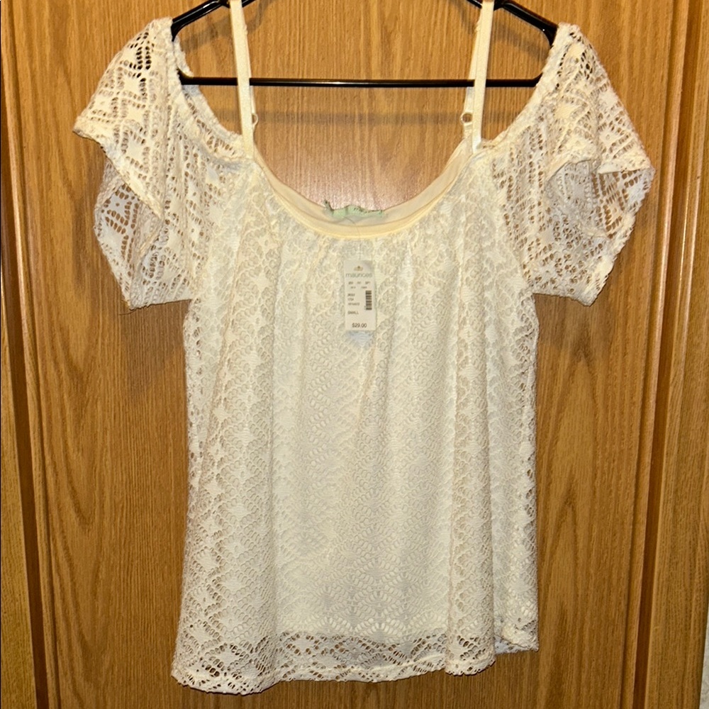 Elegant White Lace Women's Top